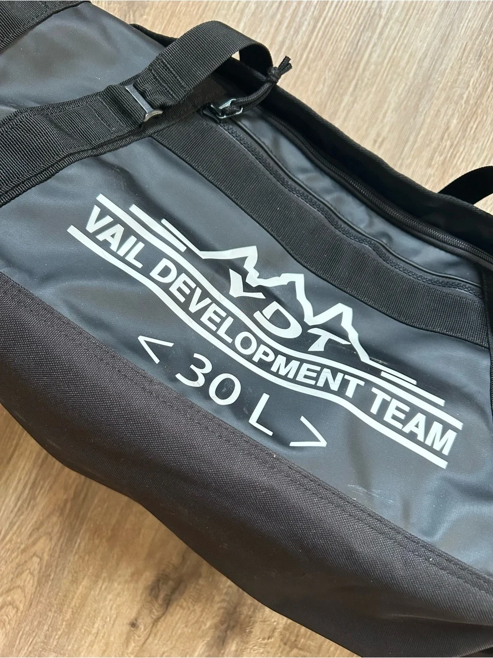 Helly Hansen Duffle Bag 30L, converts to backpack. Waterproof, soft, material